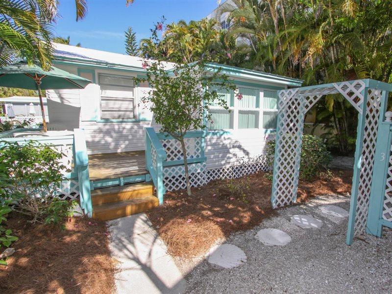 Gulf Breeze Cottages サニベル エクステリア 写真