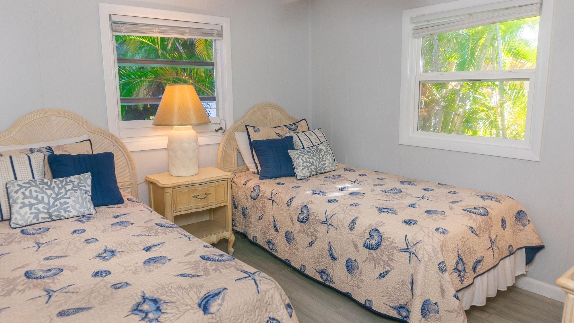 Gulf Breeze Cottages サニベル エクステリア 写真