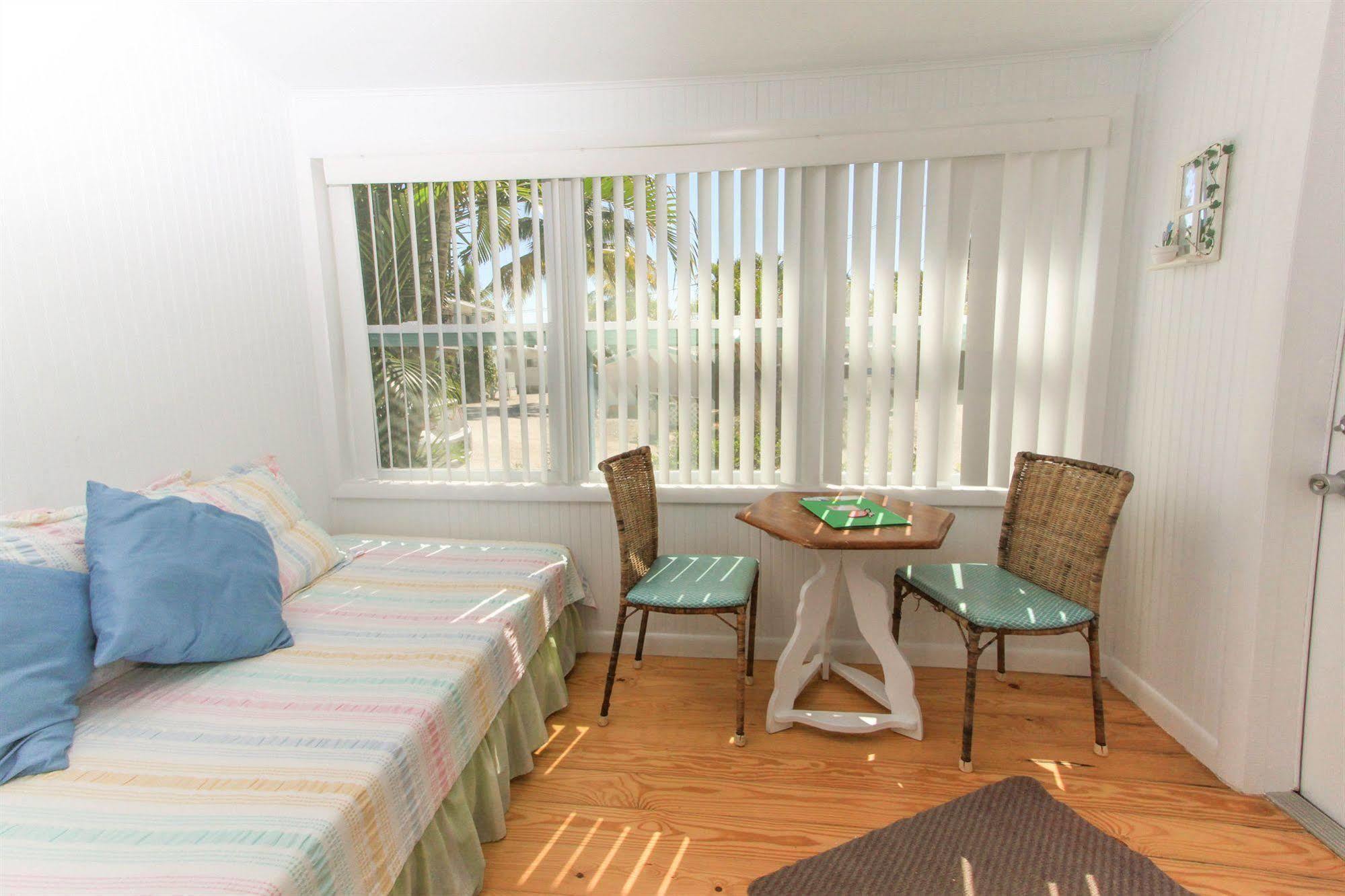 Gulf Breeze Cottages サニベル エクステリア 写真
