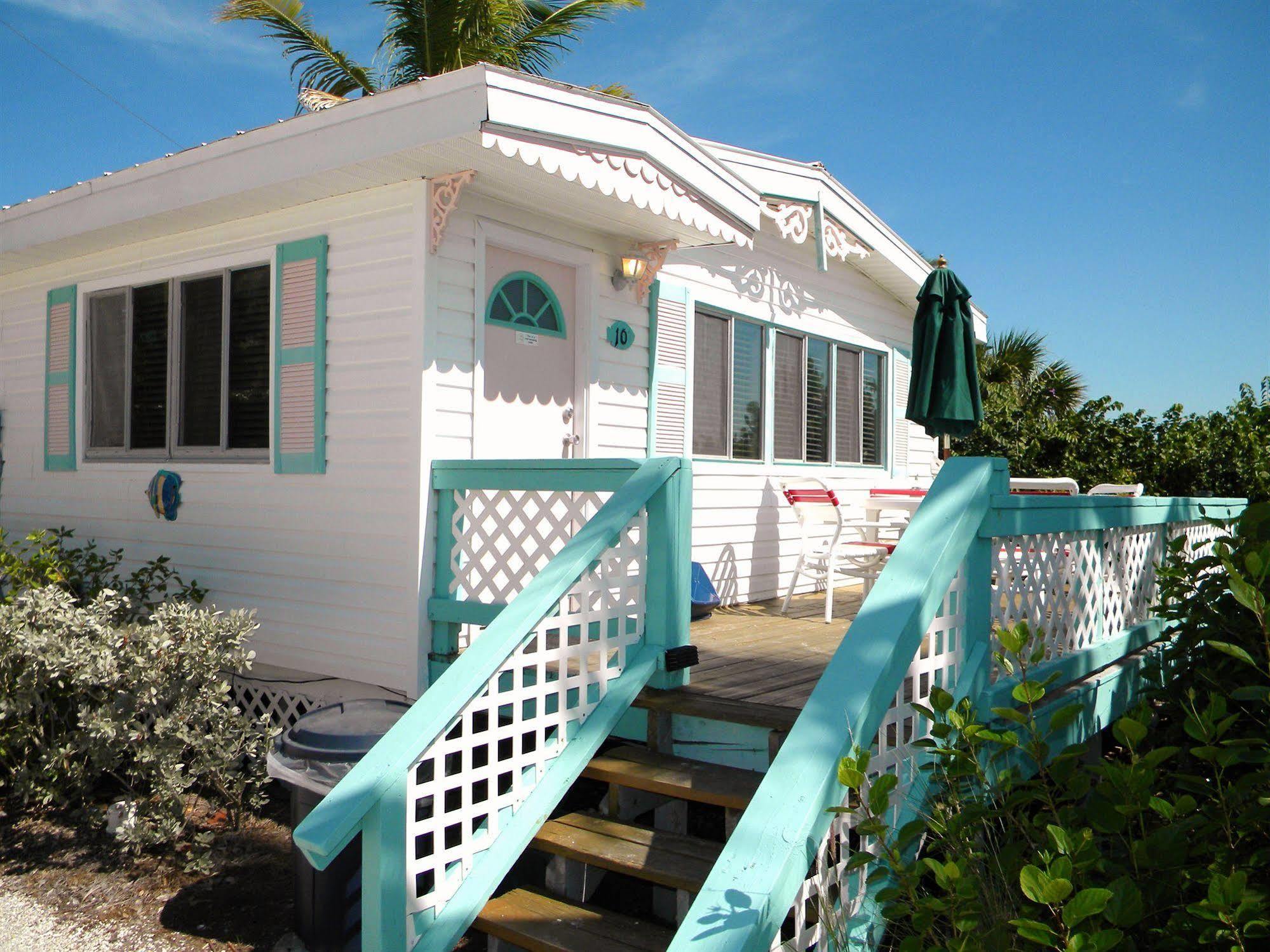 Gulf Breeze Cottages サニベル エクステリア 写真